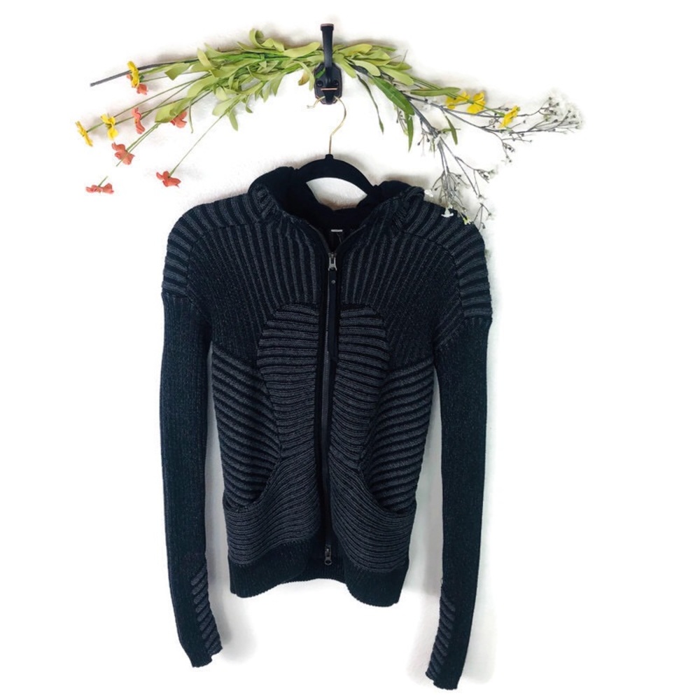 Lululemon | Embrace Knit Hoodie Size 6 Black Gray